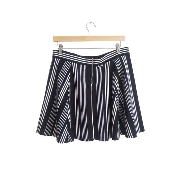 Divided H&M Striped Mini Skirt Blue/White Size Large - Picture 4 of 7